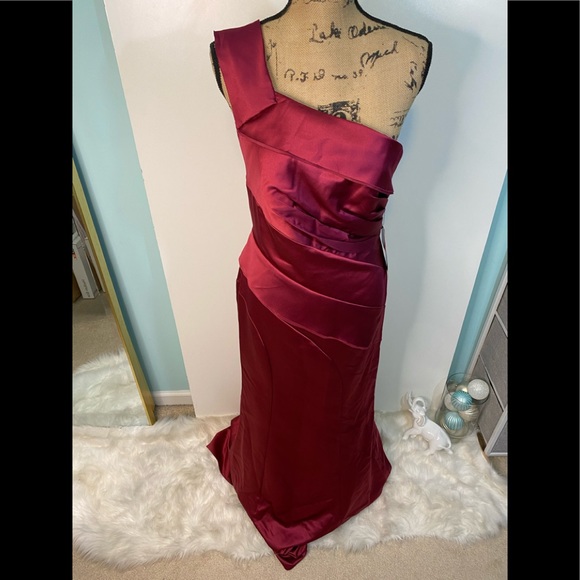 WHITE by Vera Wang Gown size 8 NWT - Picture 5 of 16